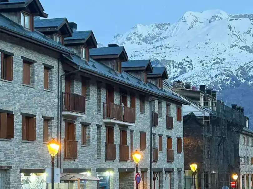 Außenansicht von Wohnung zur Miete in Sallent de Gállego mit Balkon