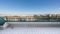 Vista exterior de Àtic en venda en  Valencia Capital amb Aire condicionat, Terrassa i Piscina