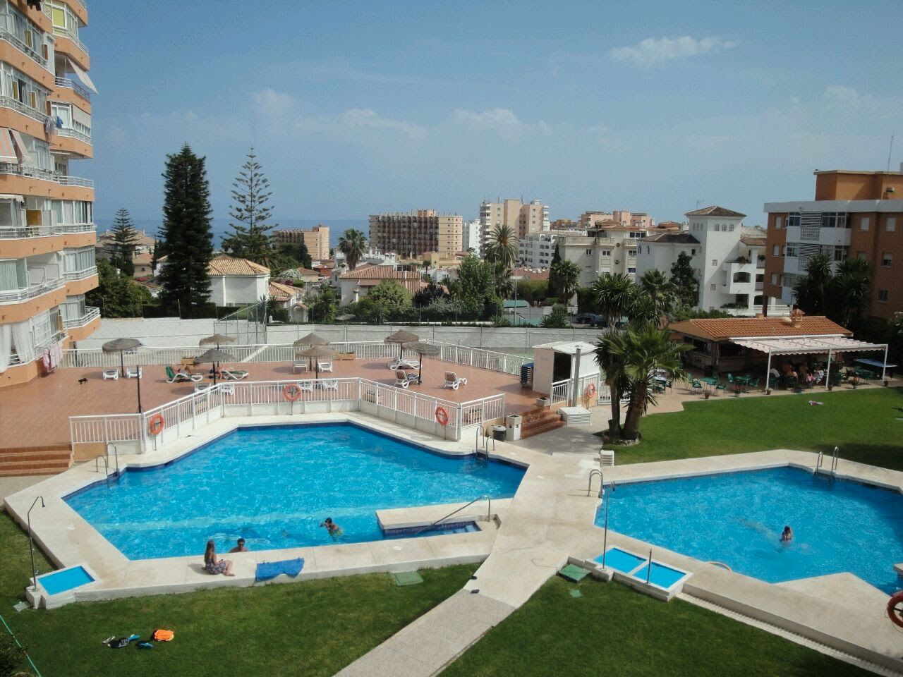 Piscina de Estudi en venda en Torremolinos amb Terrassa i Piscina comunitària
