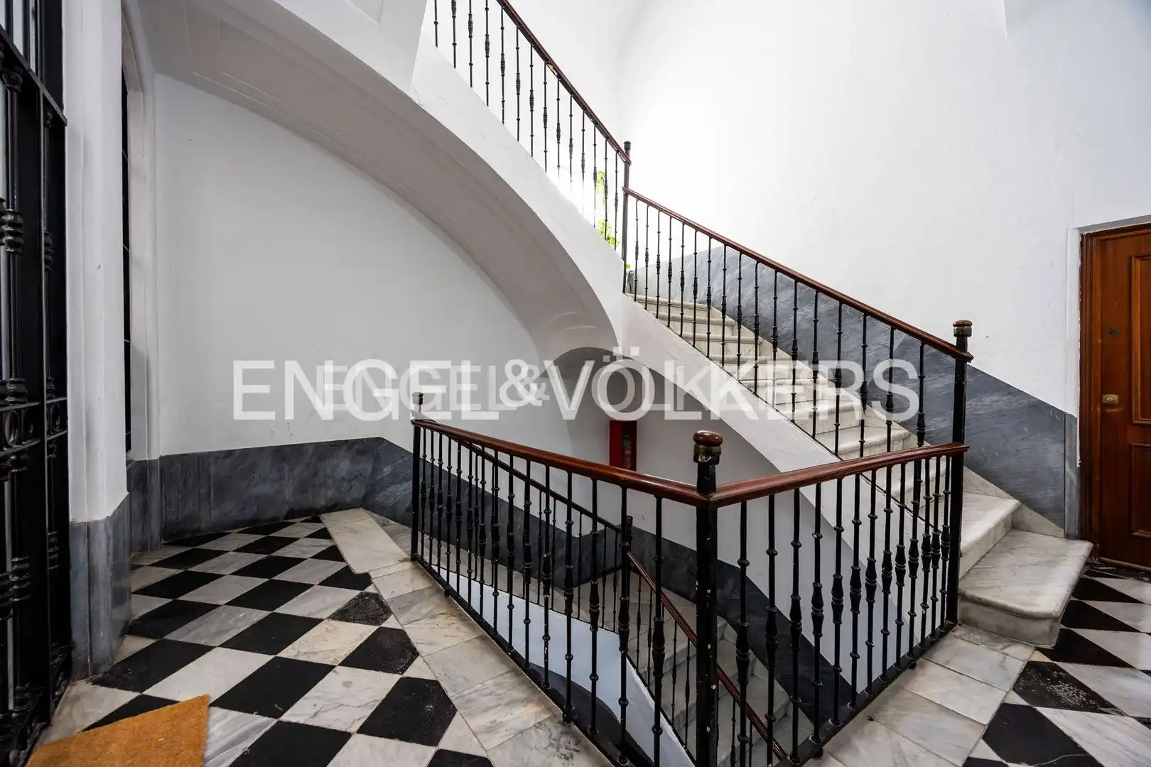 Piso en venta en Cádiz con Calefacción, Amueblado y Balcón