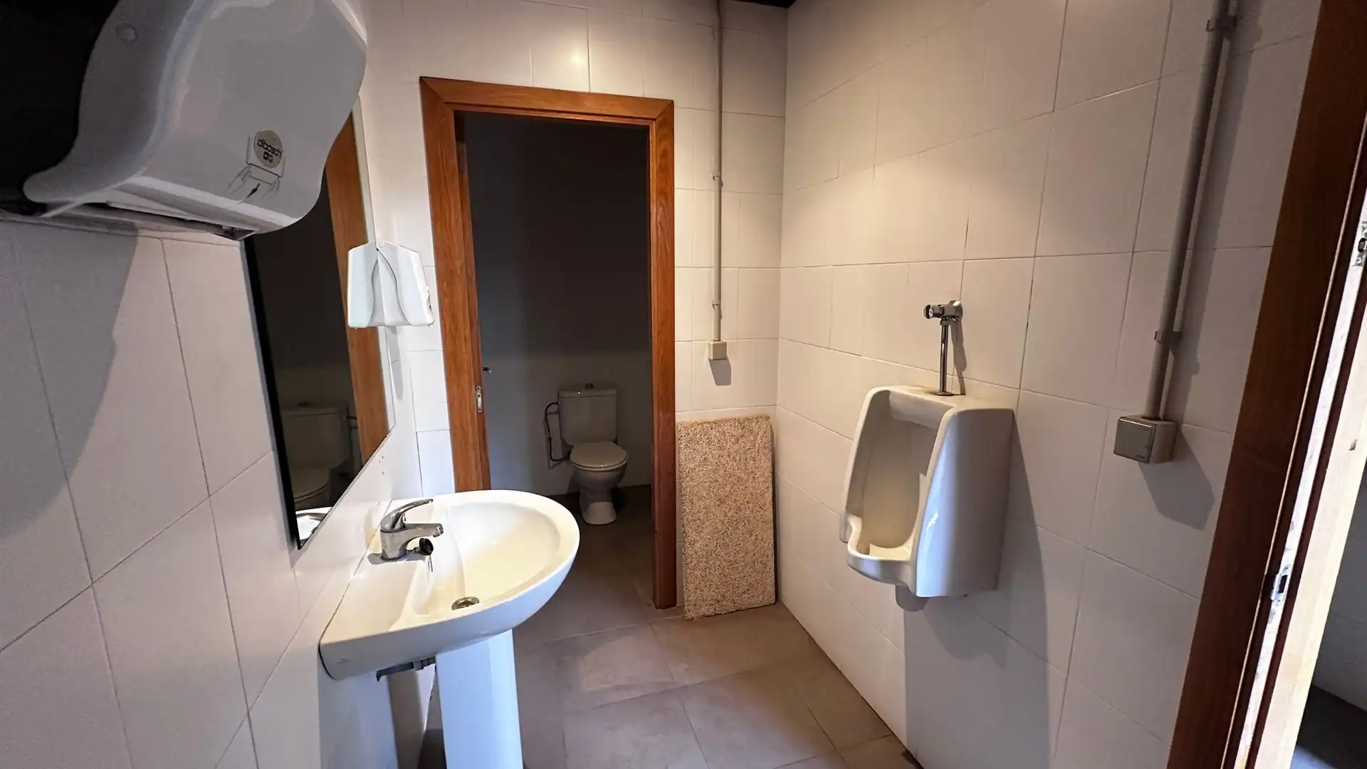 Baño de Nave industrial en venta en Riudellots de la Selva