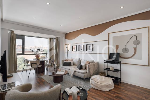 Apartamento en Alquiler en Calle de Roberto Domingo en Guindalera