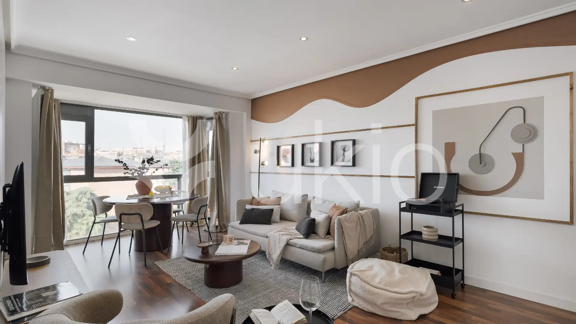 Sala d'estar de Apartament de lloguer en  Madrid Capital amb Aire condicionat, Calefacció i Moblat