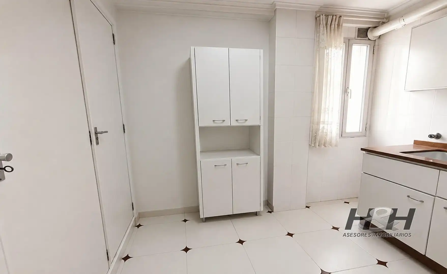 Habitación de Piso en venta en Valencia con Aire acondicionado, Calefacción y Balcón