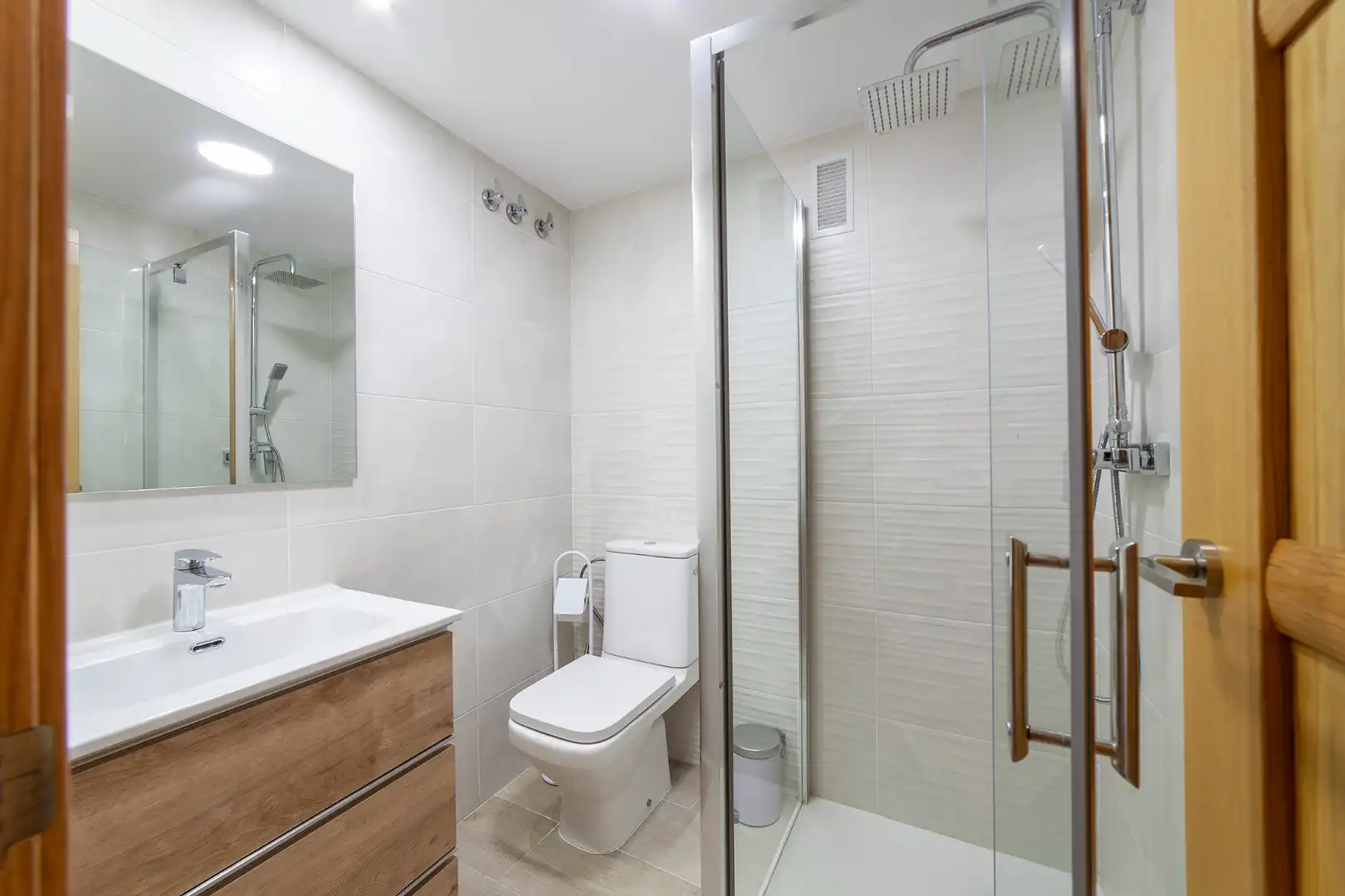 Badezimmer von Wohnungen zur Miete in Cullera mit Klimaanlage, Heizung und Terrasse