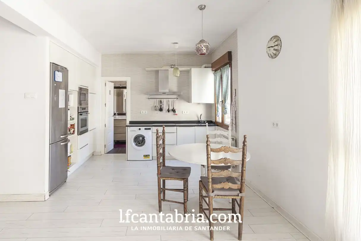 Küche von Wohnung zum Verkauf in Santander mit Heizung und Parkett