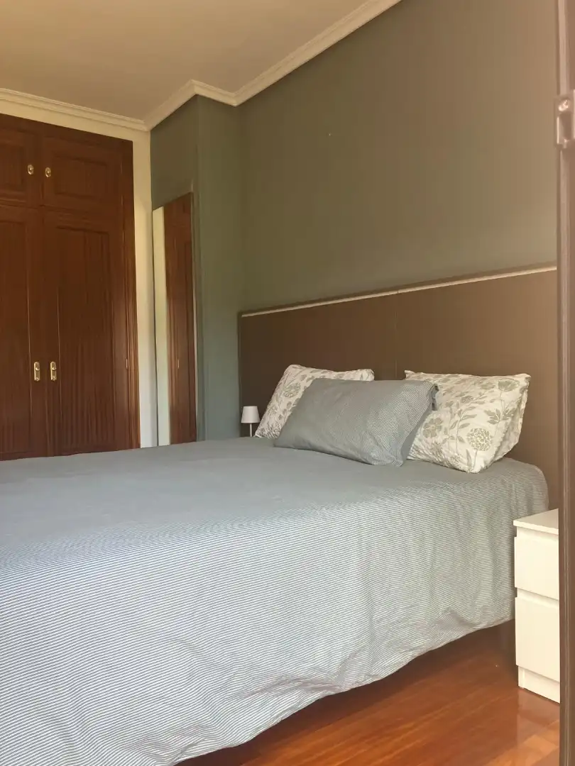 Habitación de Piso de alquiler en Castro-Urdiales con Calefacción, Parquet y Amueblado