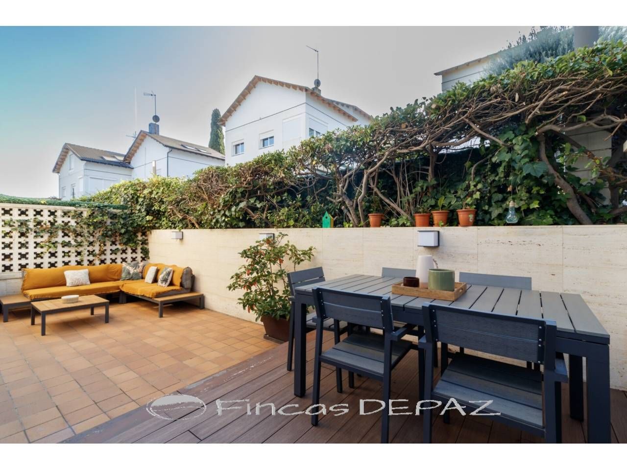 Terrassa de Casa adosada en venda en Castelldefels amb Aire condicionat, Calefacció i Jardí privat