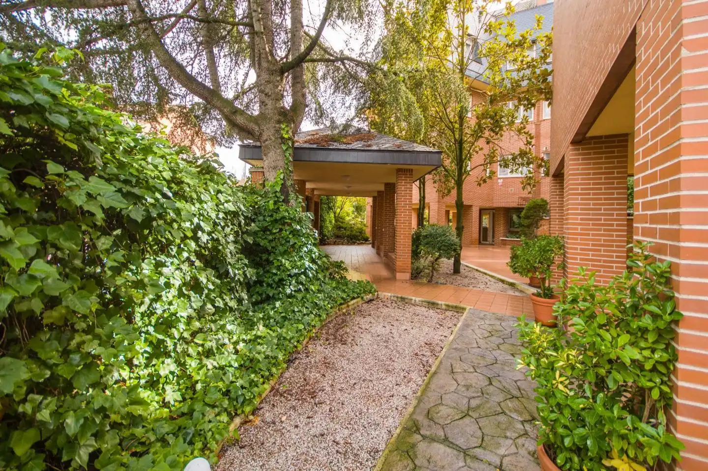 Vista exterior de Dúplex en venda en Majadahonda amb Aire condicionat, Calefacció i Terrassa