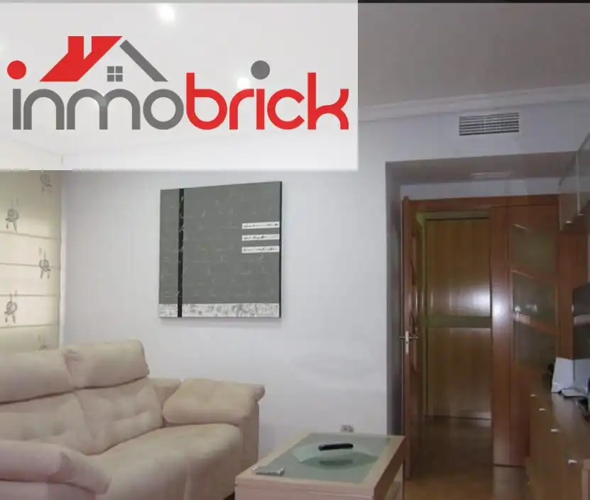 Vista exterior de Piso en venta en Lucena con Aire acondicionado y Trastero