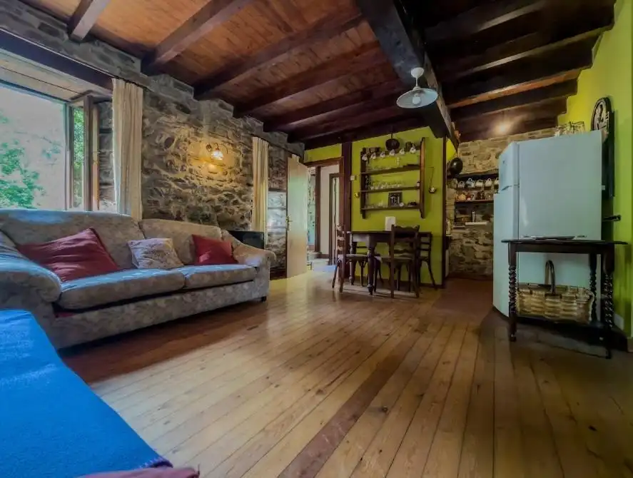 Sala de estar de Casa o chalet en venta en Pesaguero con Calefacción, Terraza y Amueblado