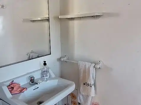 Bathroom of Houses for sale in Ginestar