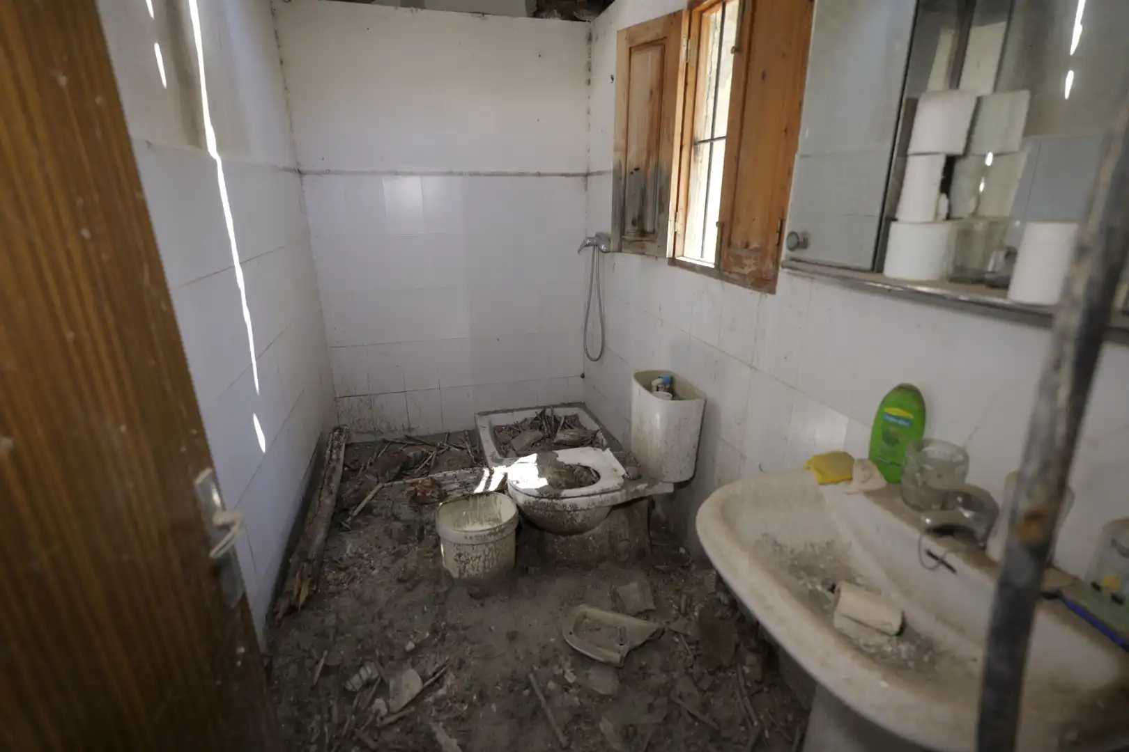 Baño de Casa adosada en venta en Turón con Jardín privado