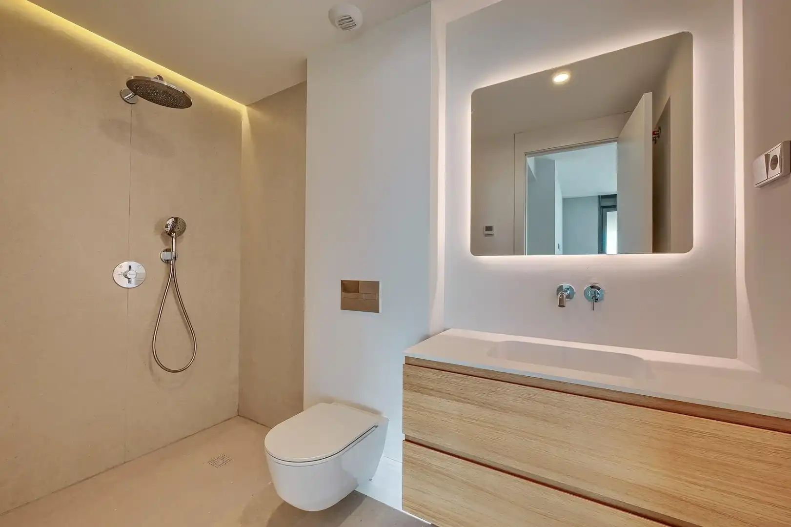 Bathroom of Apartments for sale in Fuengirola  with Air Conditioner, Terrace and Storage room