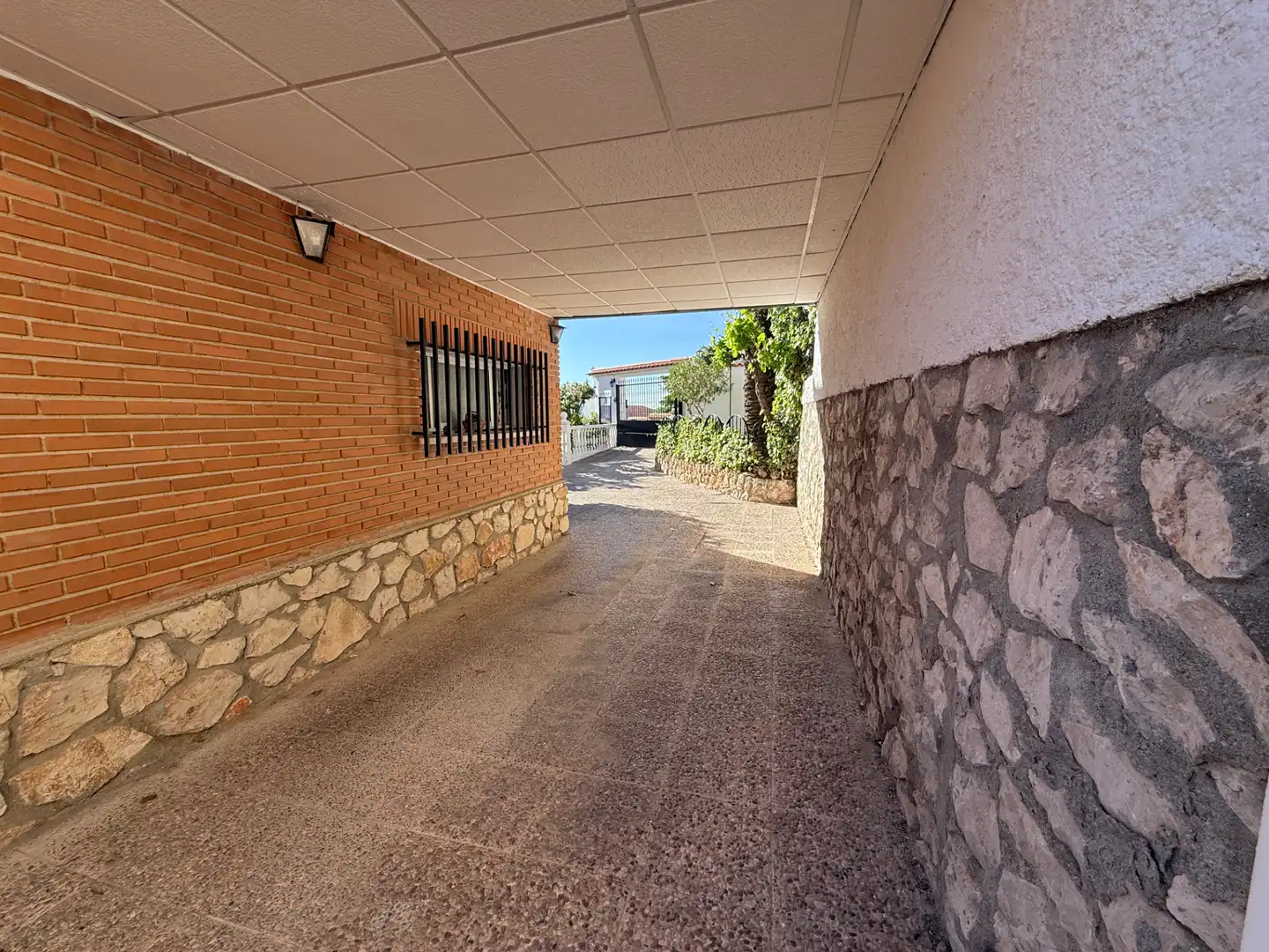Exterior view of Houses for sale in Arganda del Rey  with Air Conditioner, Heating and Private garden