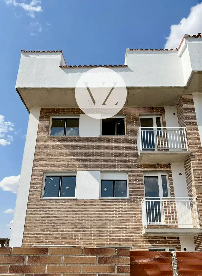 Außenansicht von Wohnung zum Verkauf in Pelabravo mit Heizung, Privatgarten und Terrasse