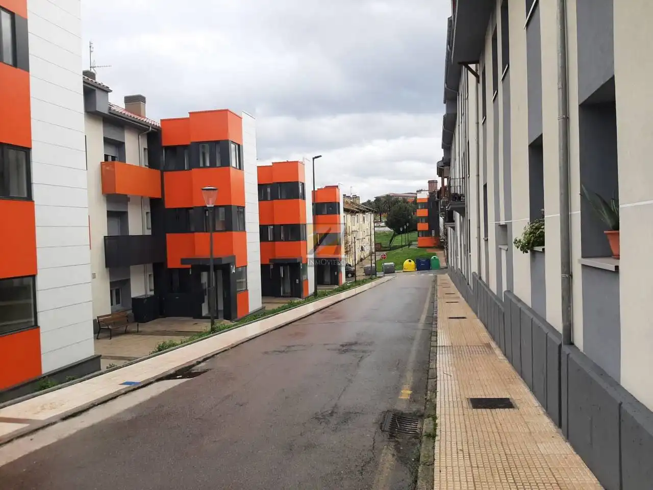 Vista exterior de Pis en venda en Gijón  amb Balcó