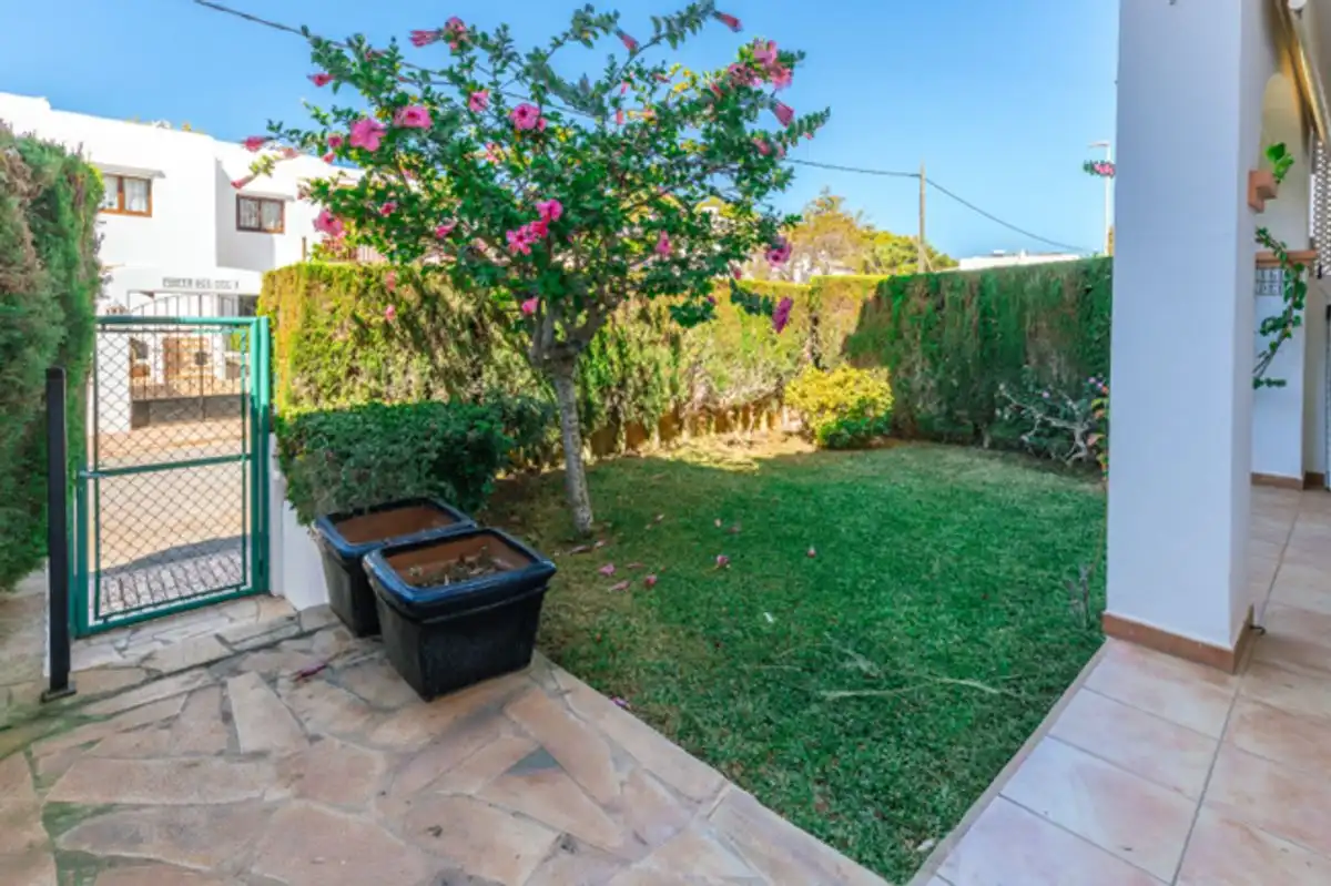 Erdgeschoss zum Verkauf in Carrer del Xaloc, Santa Eulària