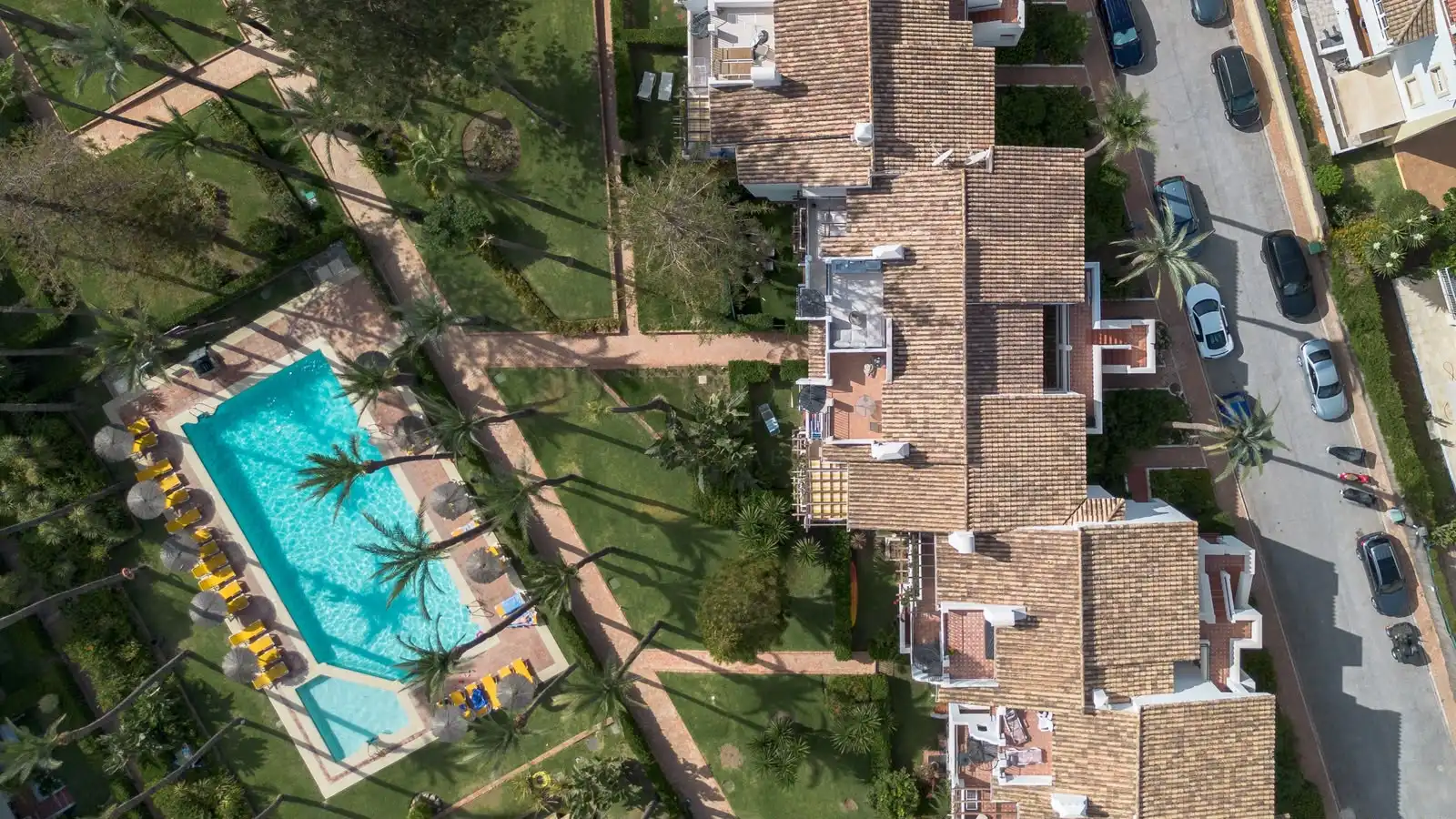 Exterior view of Attic for sale in Marbella  with Air Conditioner, Terrace and Swimming Pool