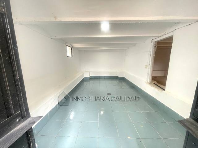 Local comercial en Venta en Villafría - La Ventilla - Castañares