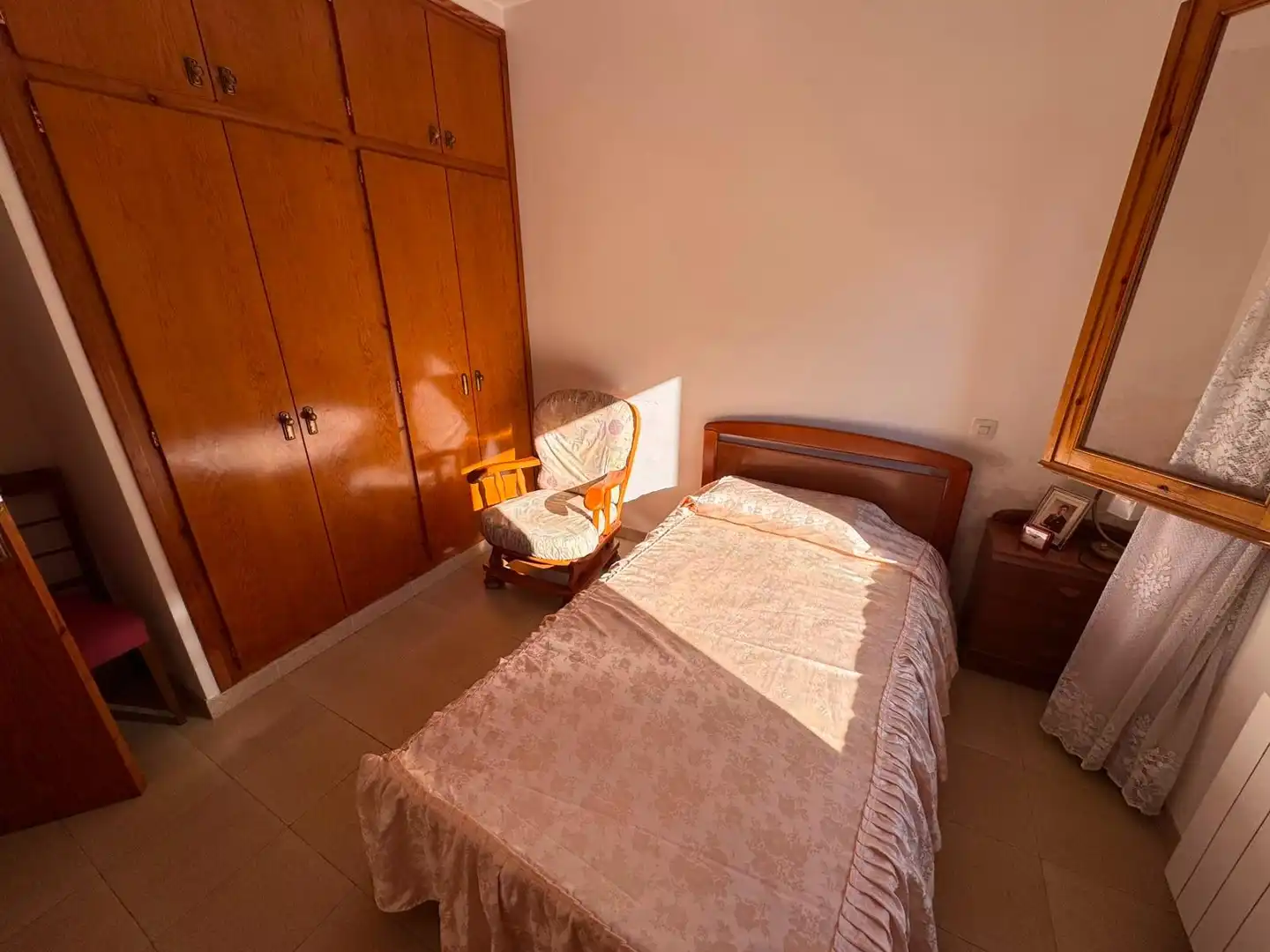 Habitación de Casa adosada en venta en Montseny con Calefacción, Terraza y Balcón