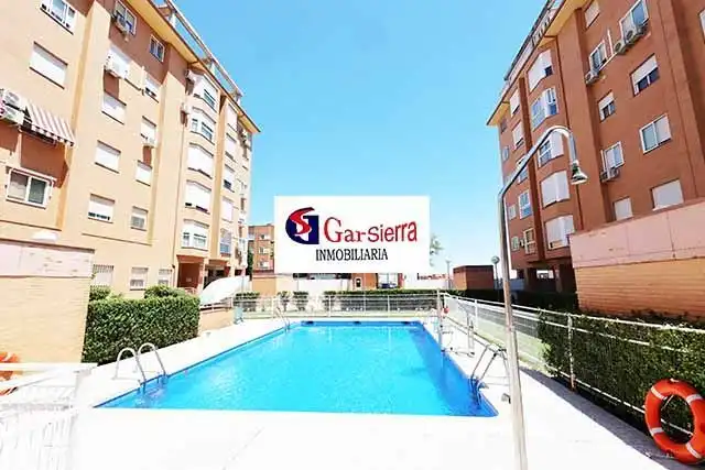 Vista exterior de Piso en venta en Valdemoro con Calefacción, Trastero y Piscina comunitaria