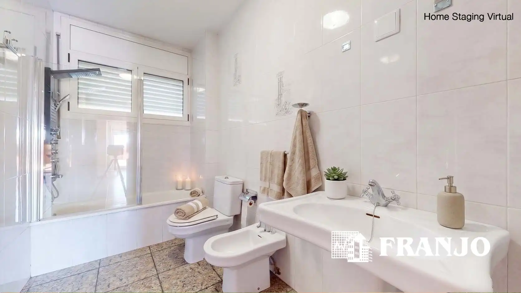Badezimmer von Einfamilien-Reihenhaus zum Verkauf in Barberà del Vallès mit Klimaanlage, Heizung und Terrasse
