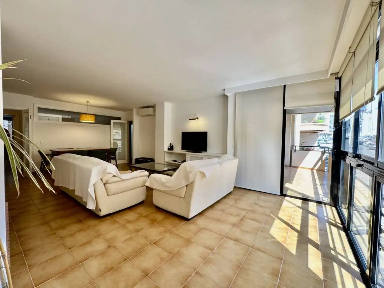 Sala de estar de Piso de alquiler en  Palma de Mallorca con Aire acondicionado, Calefacción y Terraza