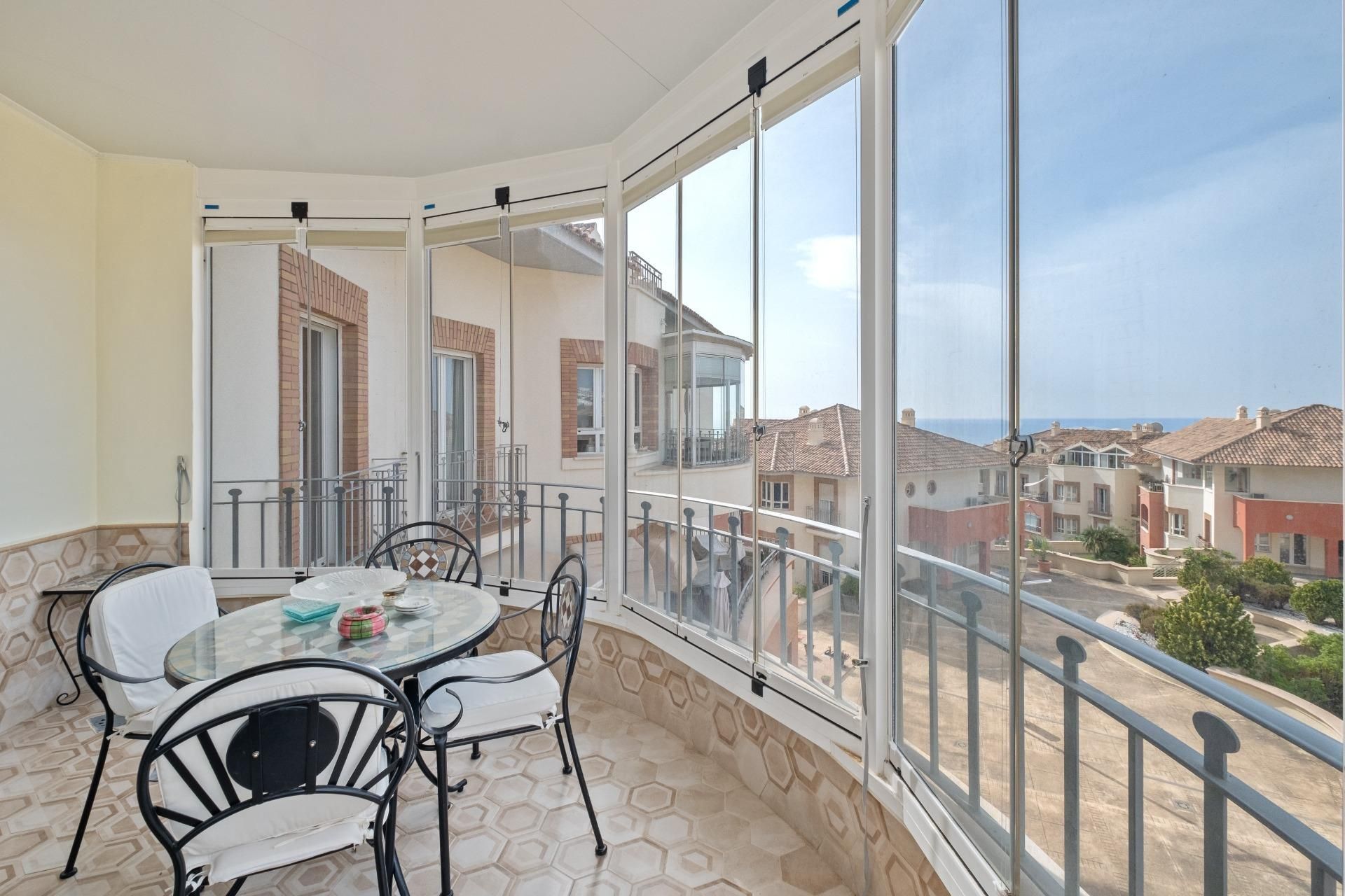 Terrassa de Apartament en venda en Benalmádena amb Aire condicionat, Calefacció i Jardí privat