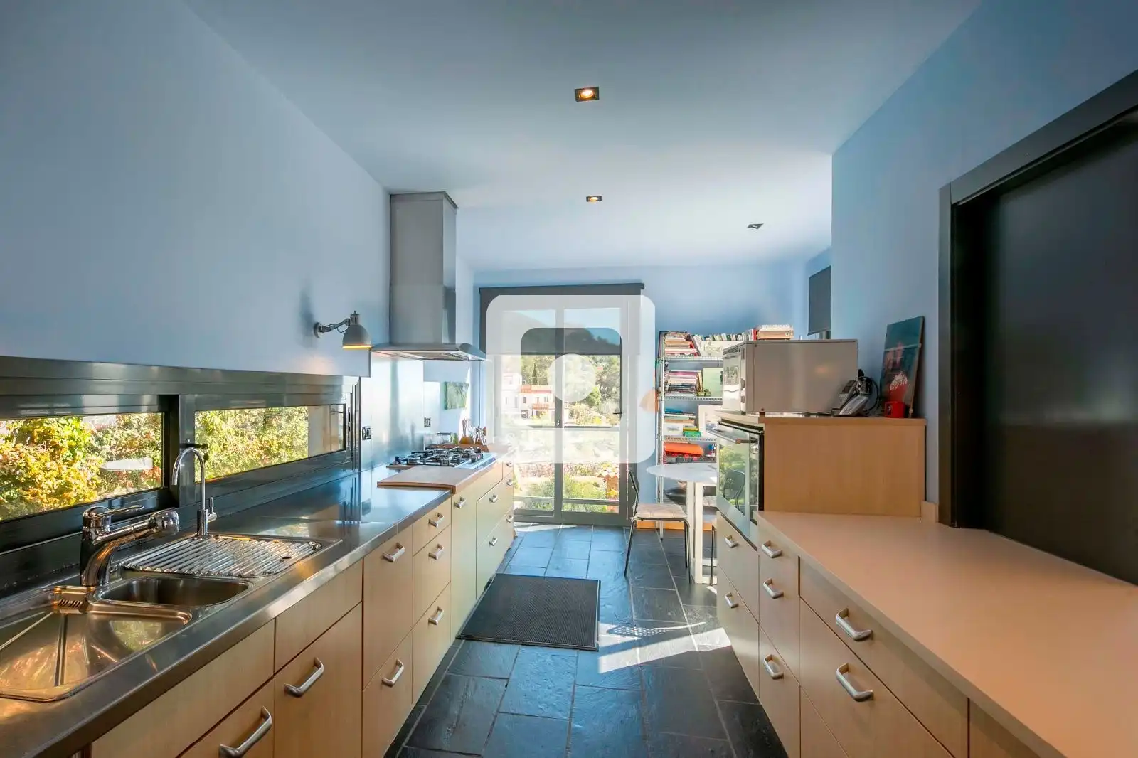 Cuina de Casa o xalet en venda en Barcelona amb Aire condicionat, Calefacció i Terrassa