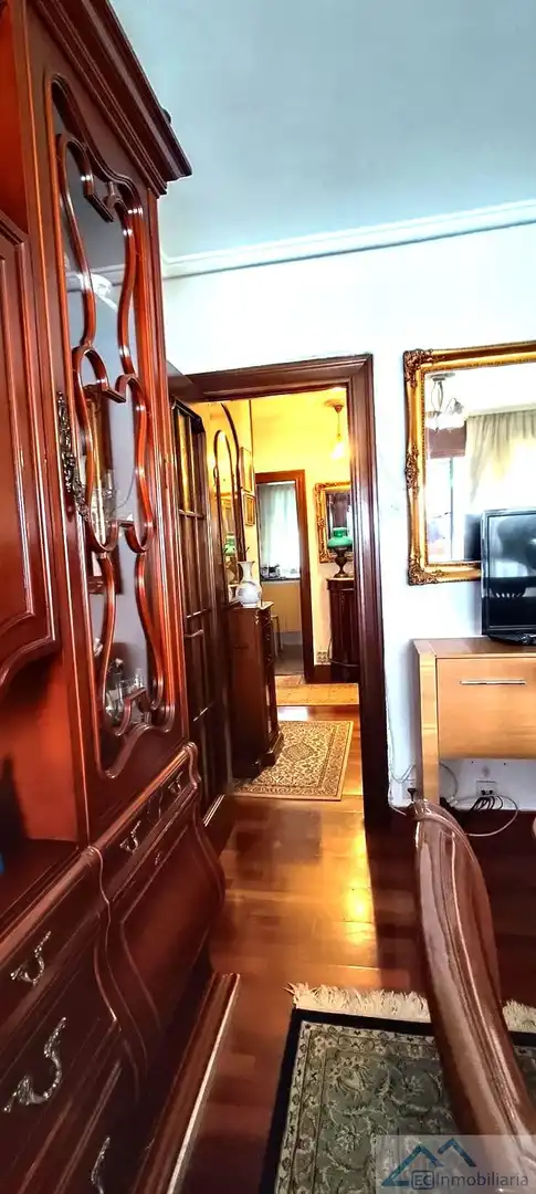 Flat for sale in Cuatro Caminos