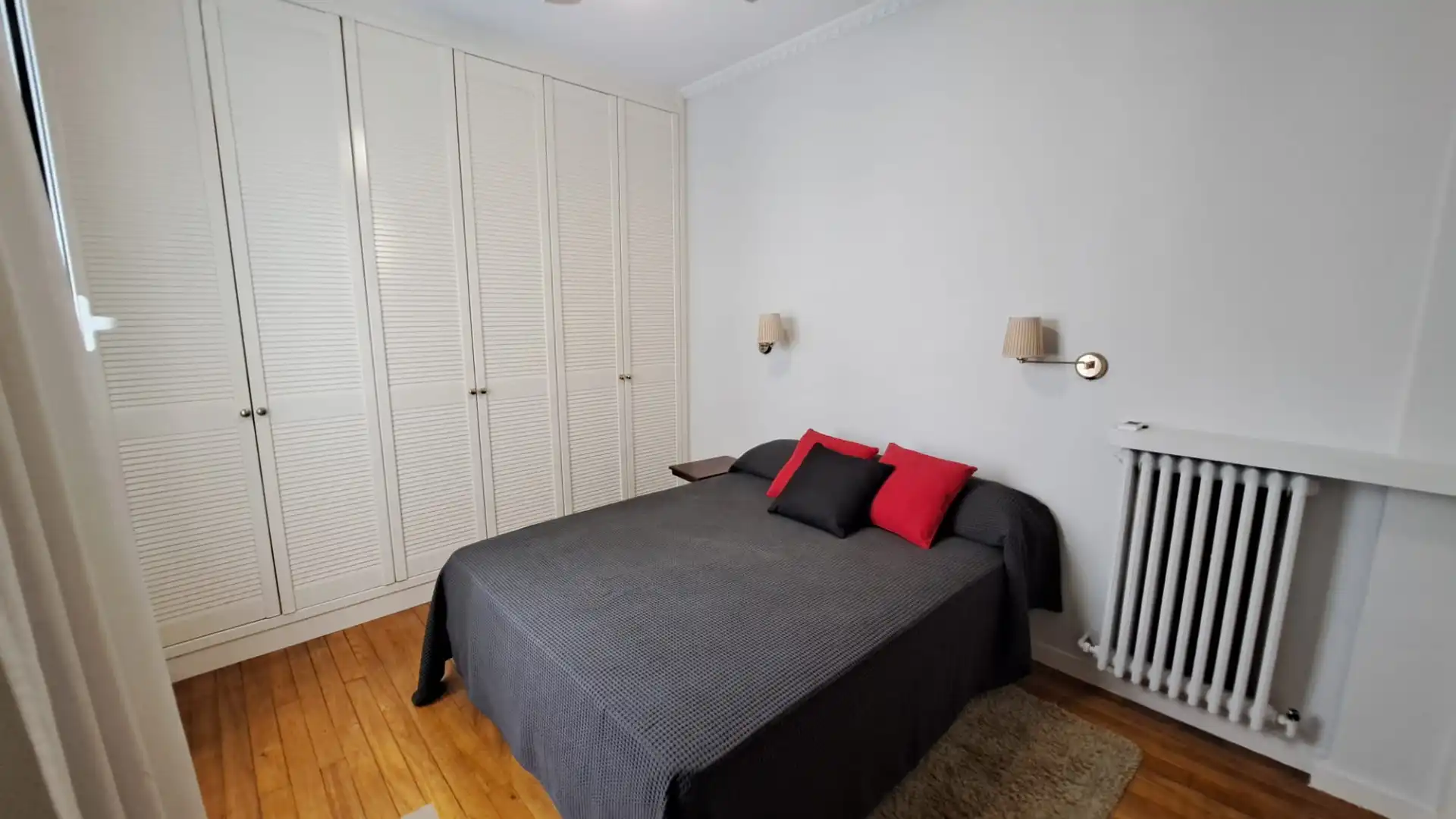 Schlafzimmer von Wohnung zum Verkauf in Bilbao  mit Klimaanlage, Heizung und Ofen