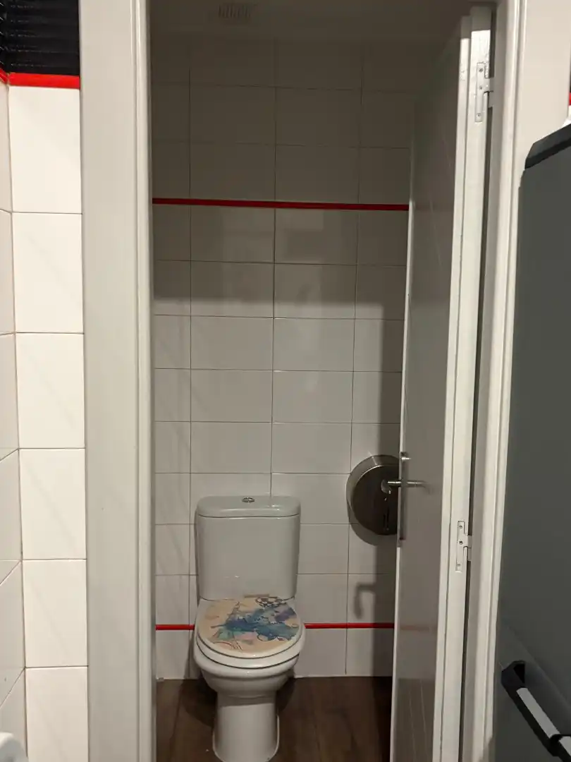 Bathroom of Commercial properties for sale in  Logroño  with Air Conditioner, Heating and Terrace