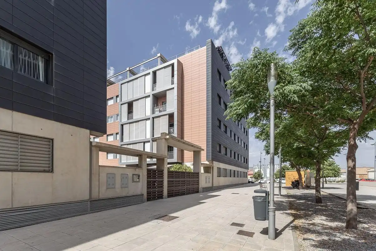 Vista exterior de Pis de lloguer en Armilla amb Aire condicionat, Calefacció i Jardí privat