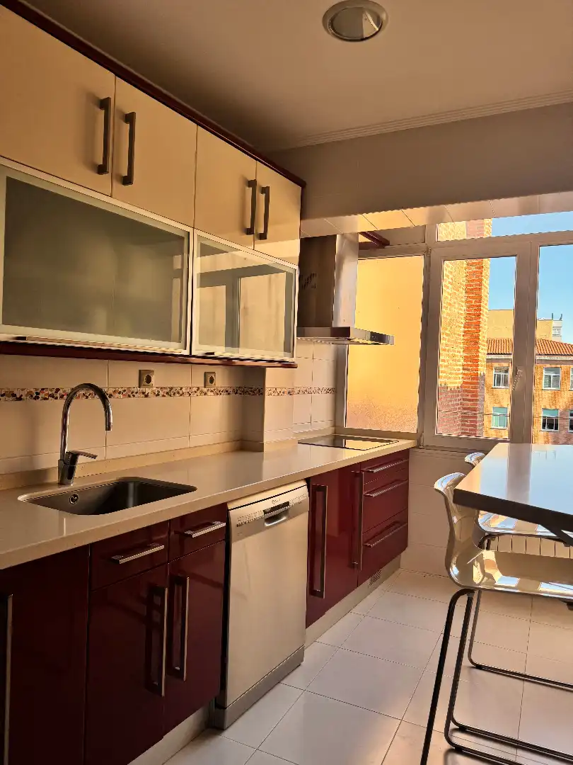 Cuina de Àtic en venda en Valladolid amb Calefacció, Parquet i Terrassa