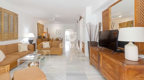 A tan solo 100 metros del mar, en una de las direcciones más codiciadas de Puerto Banús, se encuentra este exclusivo apartamento q, imatge 3