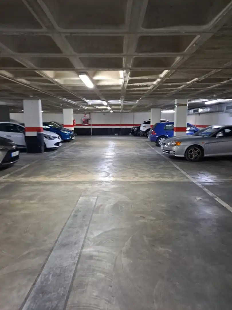 Parking of Garage for rent in Ciutat Vella 