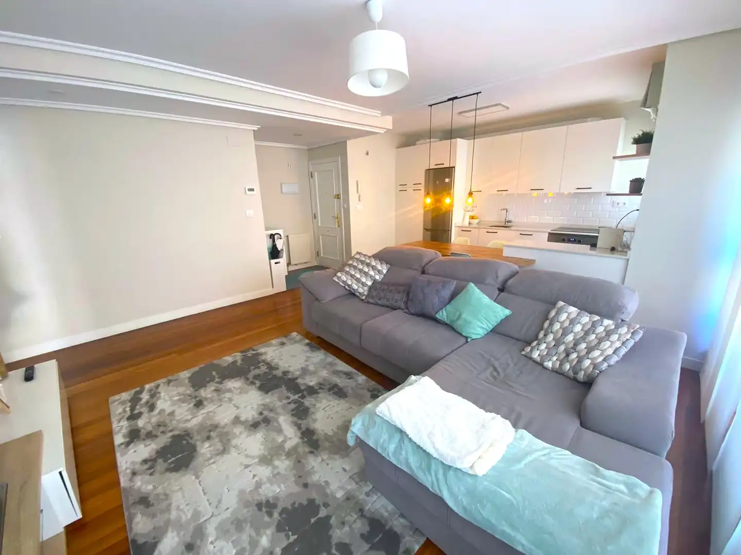 Living room of Flat for sale in Castro-Urdiales  with Heating, Private garden and Parquet flooring
