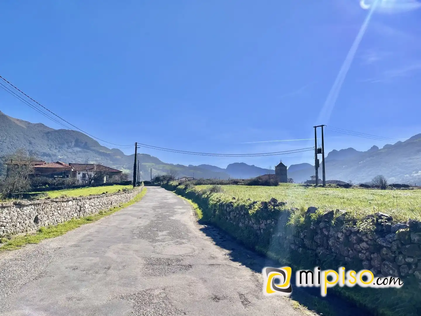 Vista exterior de Casa adosada en venta en Ruesga con Calefacción, Terraza y Amueblado