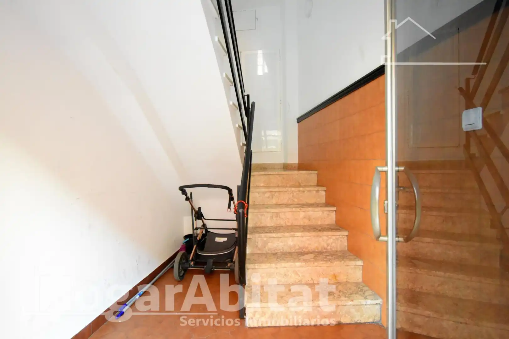 Wohnung zum Verkauf in Oliva mit Klimaanlage, Heizung und Parkett