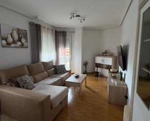 Living room of Flat to rent in Talavera de la Reina  with Air Conditioner, Heating and Parquet flooring