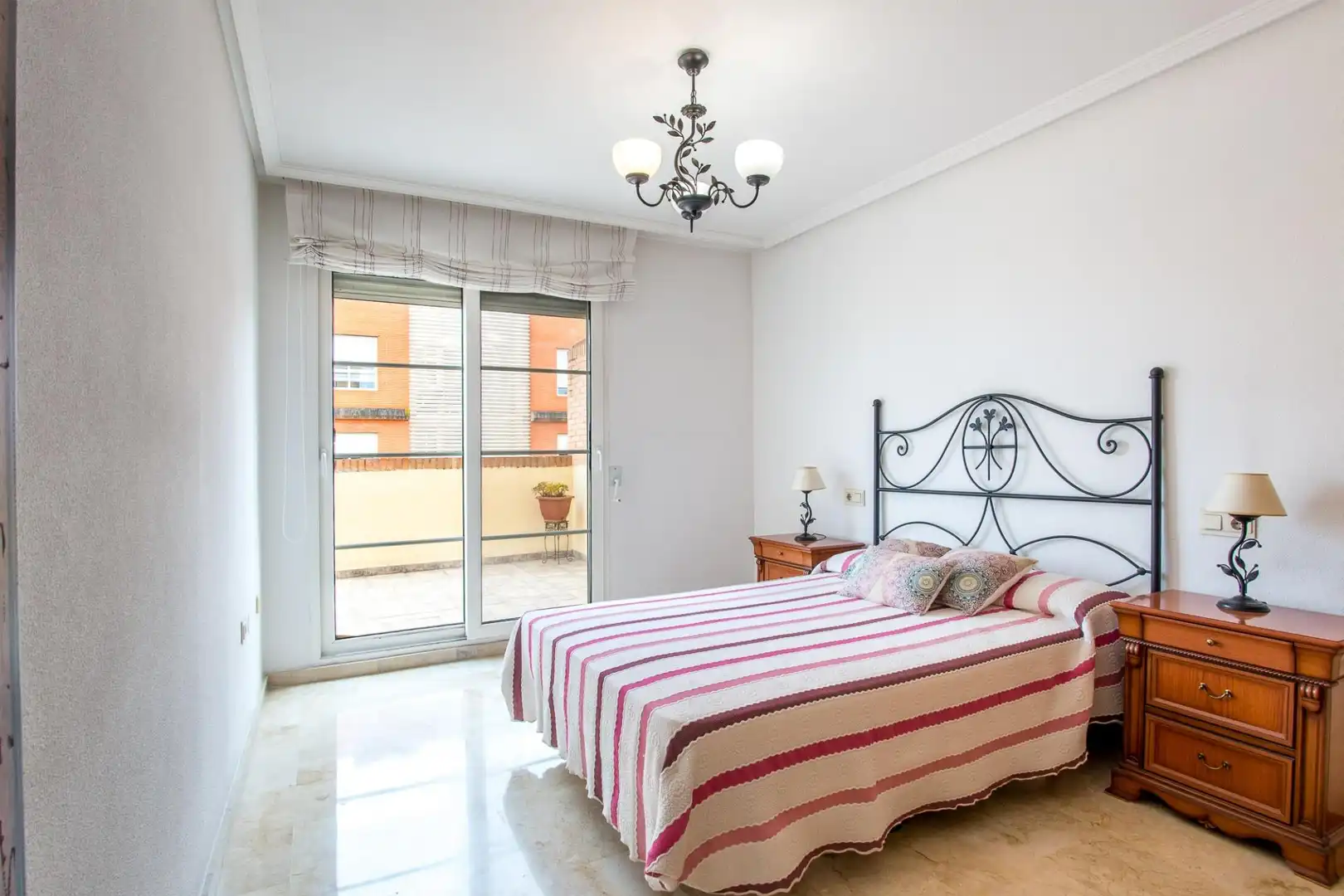 Habitación de Ático en venta en Murcia con Aire acondicionado, Terraza y Trastero