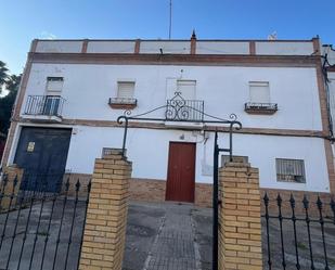 Vista exterior de Edifici en venda en Coria del Río