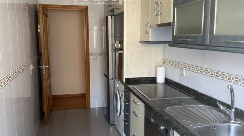 Foto 3 de Piso de alquiler en Luis Seoane, Universidad, Ourense Capital