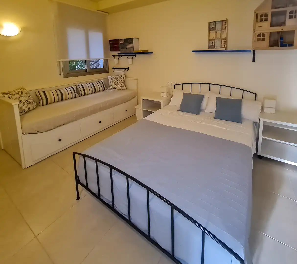 Habitación de Casa adosada en venta en Begur con Aire acondicionado, Calefacción y Jardín privado