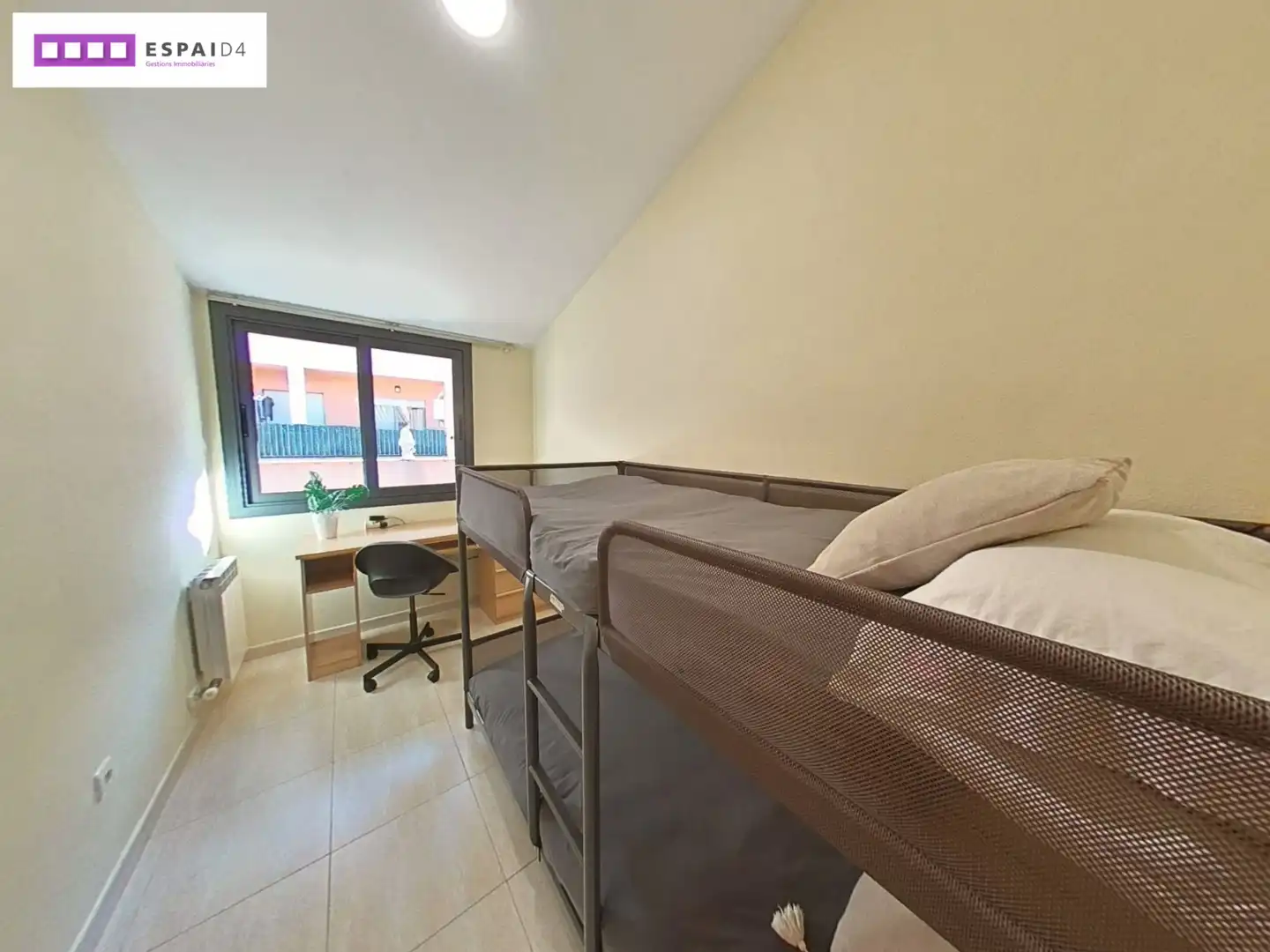 Habitación de Ático en venta en Ripollet con Aire acondicionado, Calefacción y Terraza