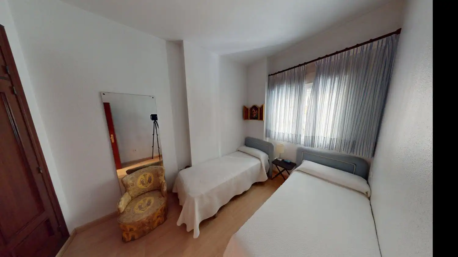 Bedroom of Flat for sale in Sevilla  with Air Conditioner, Heating and Balcony