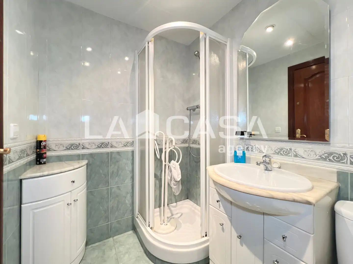 Bathroom of Flat for sale in Artigues - Llefià