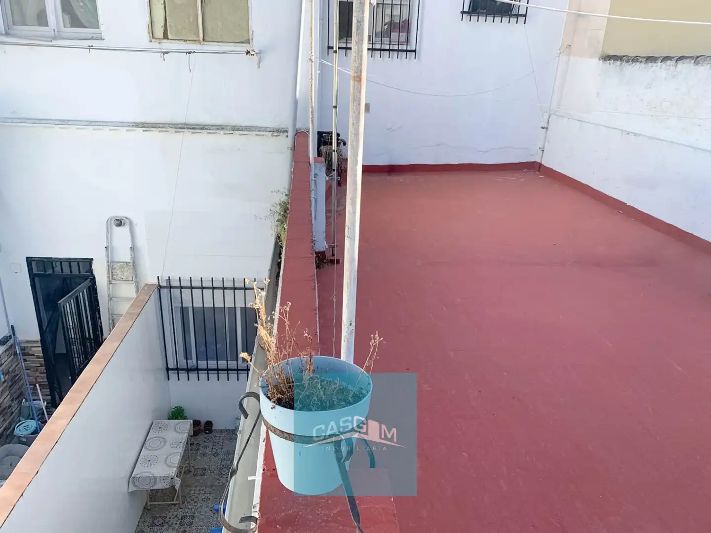 Außenansicht von Wohnung zum Verkauf in Huelva mit Terrasse und Abstellraum