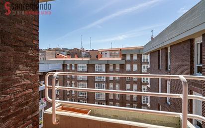 Vista exterior de Pis en venda en Santander amb Calefacció i Balcó